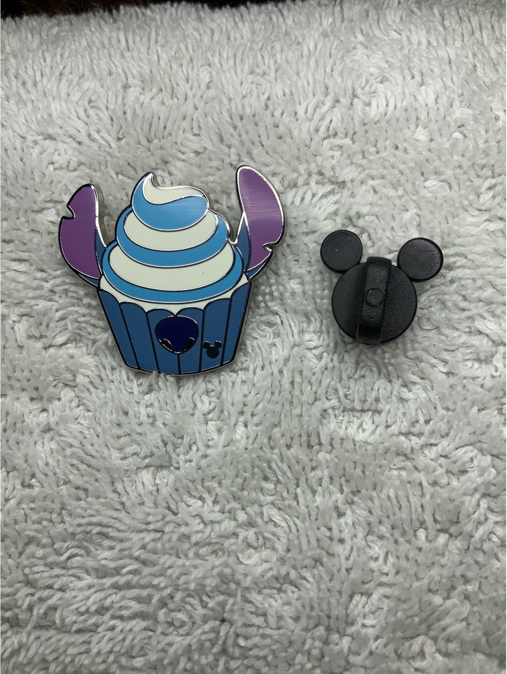 Disney Stitch Cupcake Hidden Disney Pin